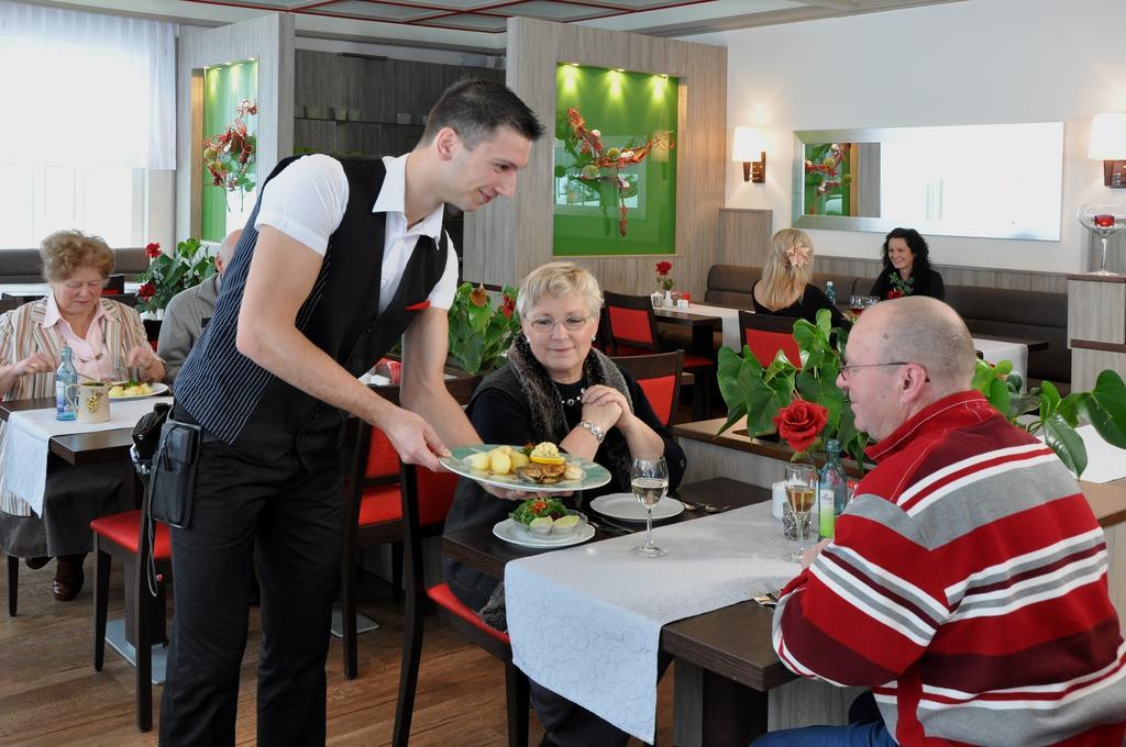 Hotel Gondelfahrt Kurort Jonsdorf Bagian luar foto