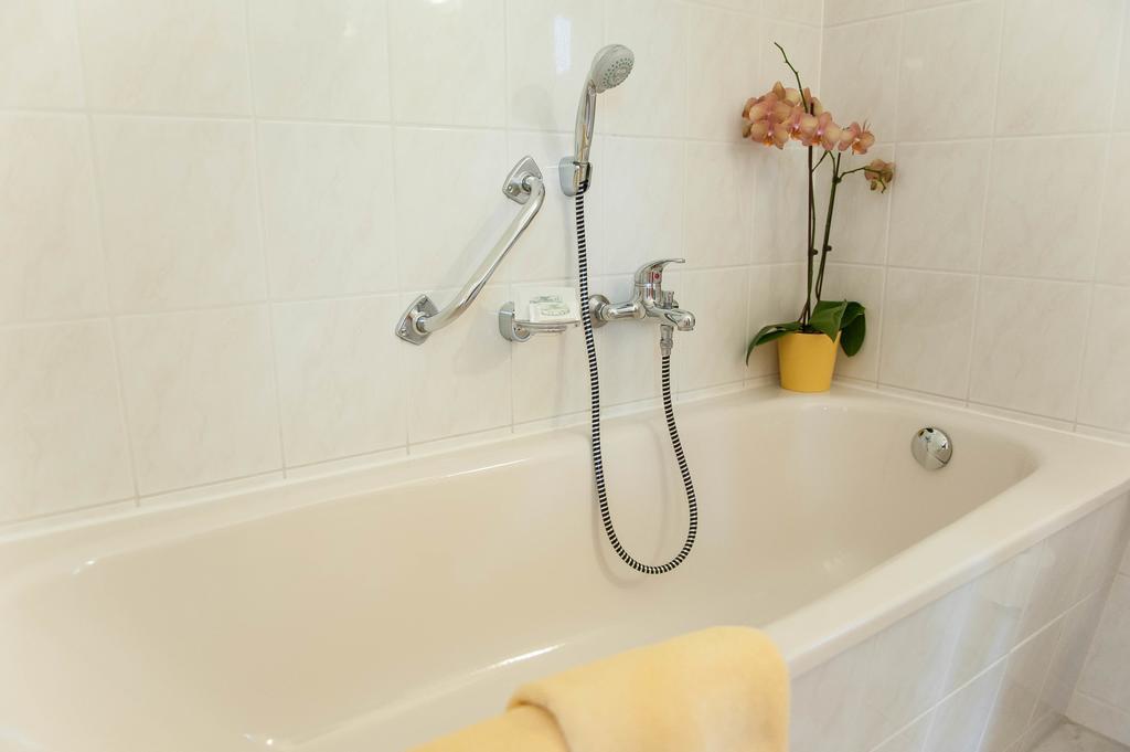 Hotel Gondelfahrt Kurort Jonsdorf Bagian luar foto