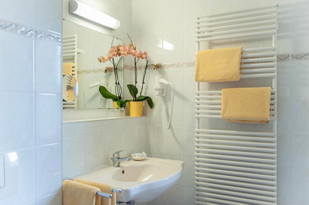 Hotel Gondelfahrt Kurort Jonsdorf Bagian luar foto